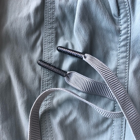 EUC Lululemon Athletica Unlined Mid-Rise Studio Pant II in RARE Earl Grey colour - Picture 14 of 16